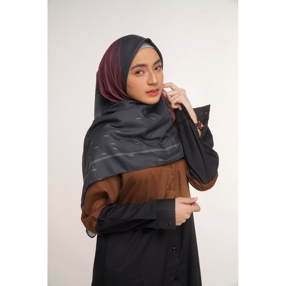 Hijab Voal Printed Scarf, motif: Noora, by.amaliah