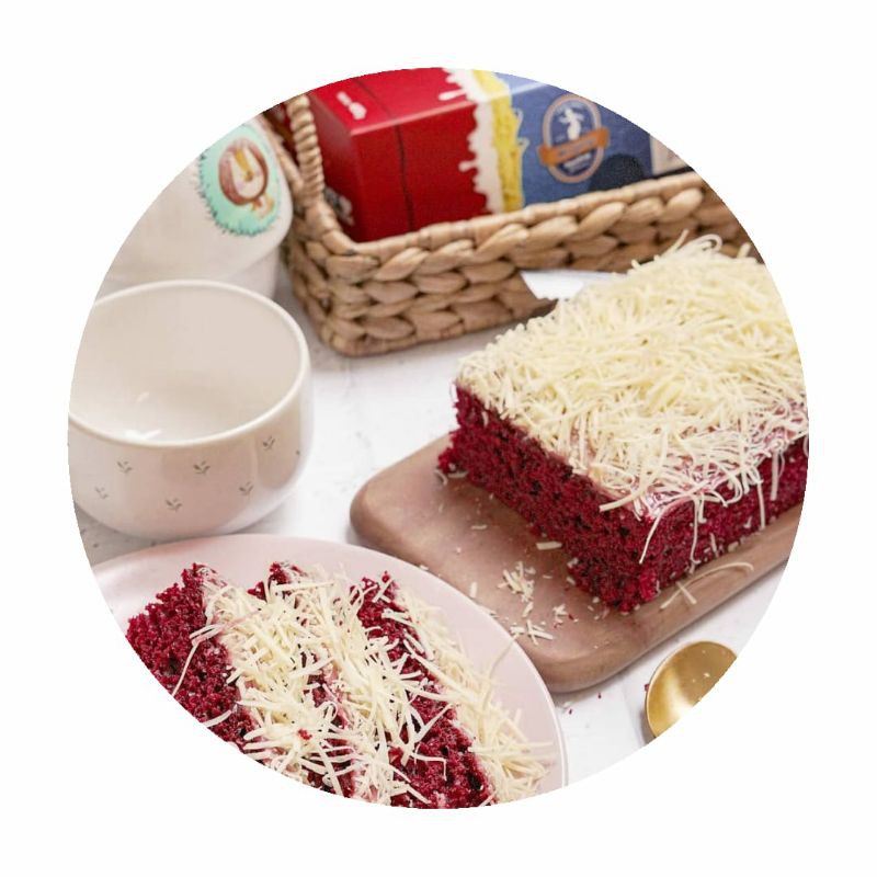 [KHUSUS P. JAWA] Bolu Susu Red Velvet Moojang Bandung topping keju best seller bolu panggang red velvet