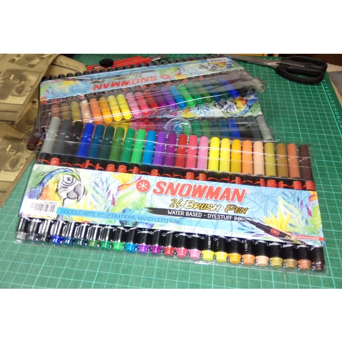 

kaligrafi-perlengkapan- snowman brush pen 24 warna -perlengkapan-kaligrafi.