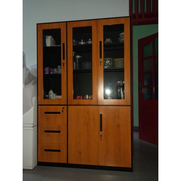 Lemari arsip besi motif kayu type D8