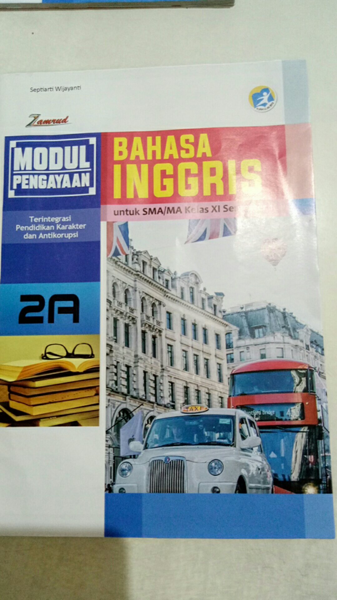 Lks Bahasa Inggris Sma Ma Kelas Xi 11 Semester 1 2020 2021 Zamrud Shopee Indonesia