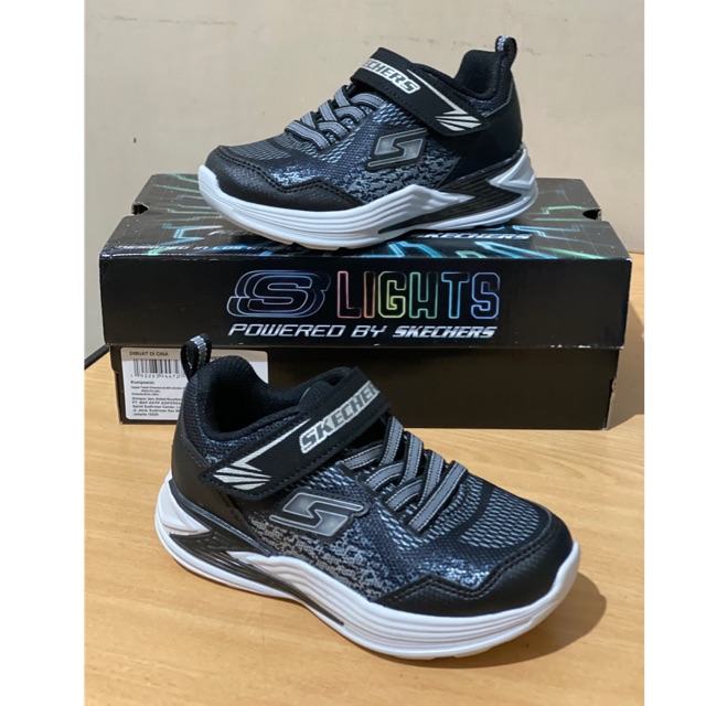 Fast sale sportstation New with box SKECHERS LIGHT utk anak laki-laki diinjak Nyala Eur 27 (16,5cm)
