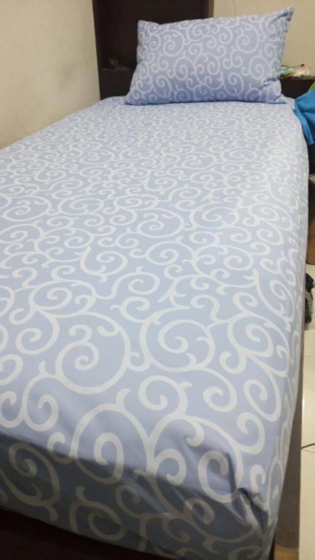 Sprei Waterproof + 2 Bantal + 2 Guling Tinggi 20cm - Gerai Abisha