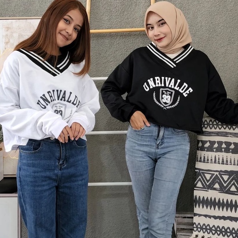 Unrivaldee Croopee Outwear Crewneck Garis List Putih Leher Fleece