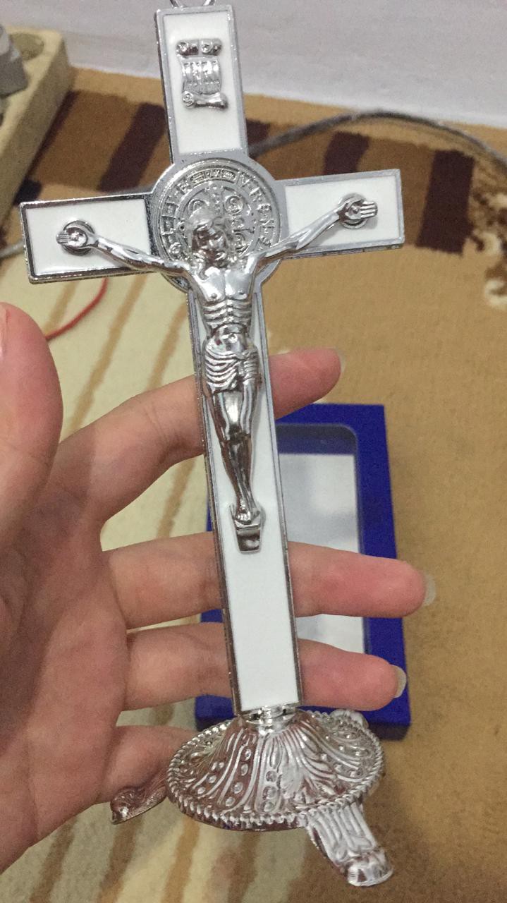 Salib Duduk Katolik Besi Benediktus Warna 20cm