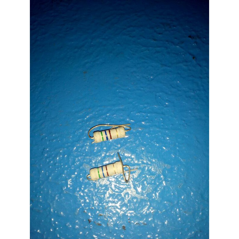 Resistor 2 Watt 560 Ohm