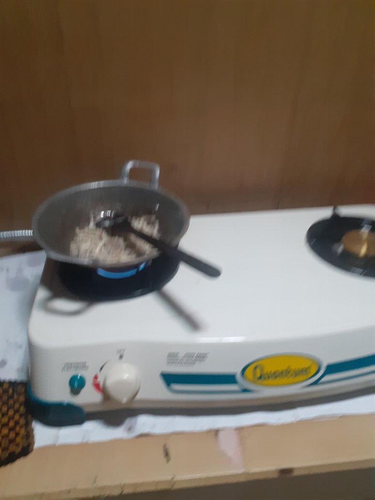 Paket Quantum Kompor Gas 2 Tungku Qgc 201 Dep Dan Selang Regulator Gas Qrl 142