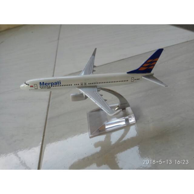 Diecast Miniatur Pesawat Maskapai Merpati by Aircraft Model - murah