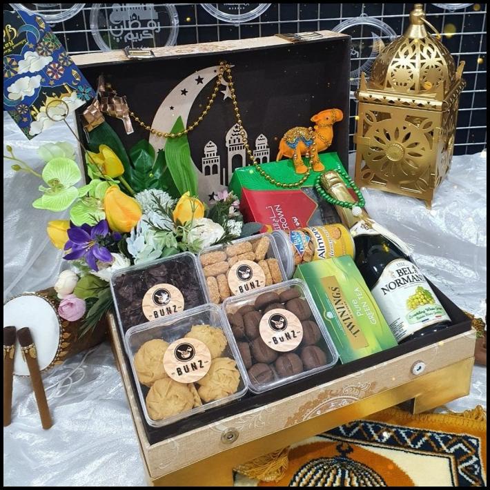 

Paket Box Hampers Lebaran Kue Kering Toples Murah 43