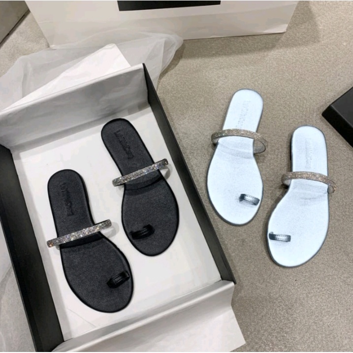 SANDAL FLAT WANITA JEPIT JEMPOL MCL 05