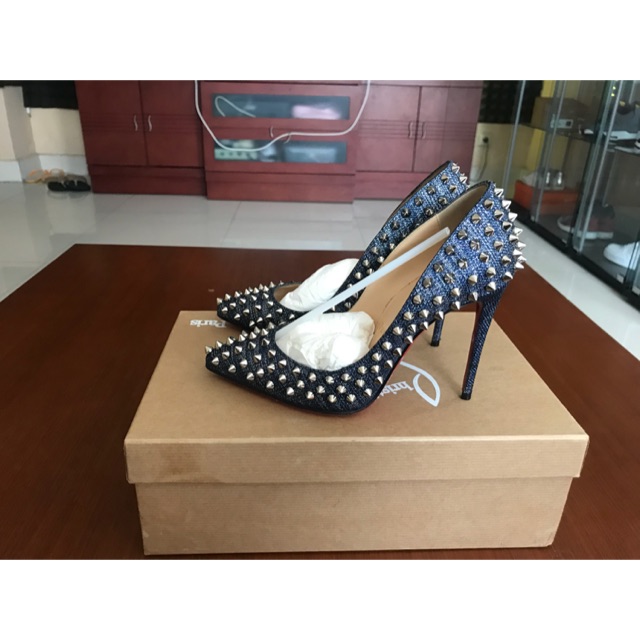 christian louboutin harga