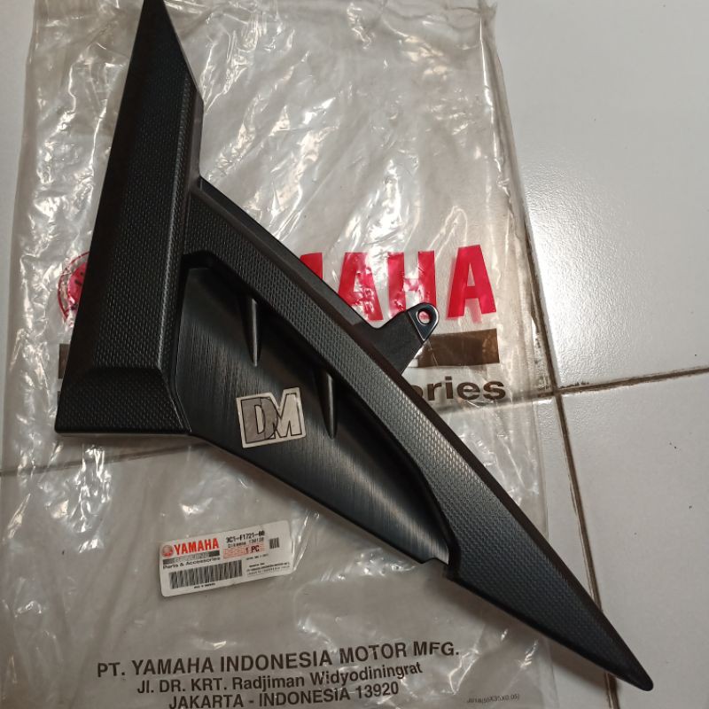 cover side 2 tutup box aki accu kanan Vixion lama old 3C1-F1721-00 asli original Yamaha