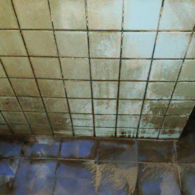 Napoclean Pembersih Kerak Keramik (merah) Isi 500 Ml