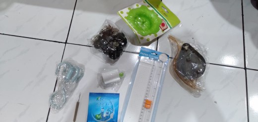 Gantungan Multifungsi Hanger Tas Topi Dasi Shall 4 Cantolan Gurita