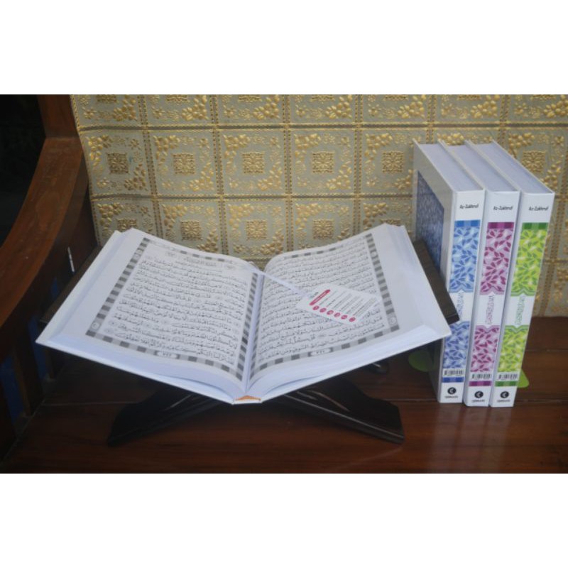 Qomari Az-Zukhruf Al Quran Jumbo dan Rekal Quran