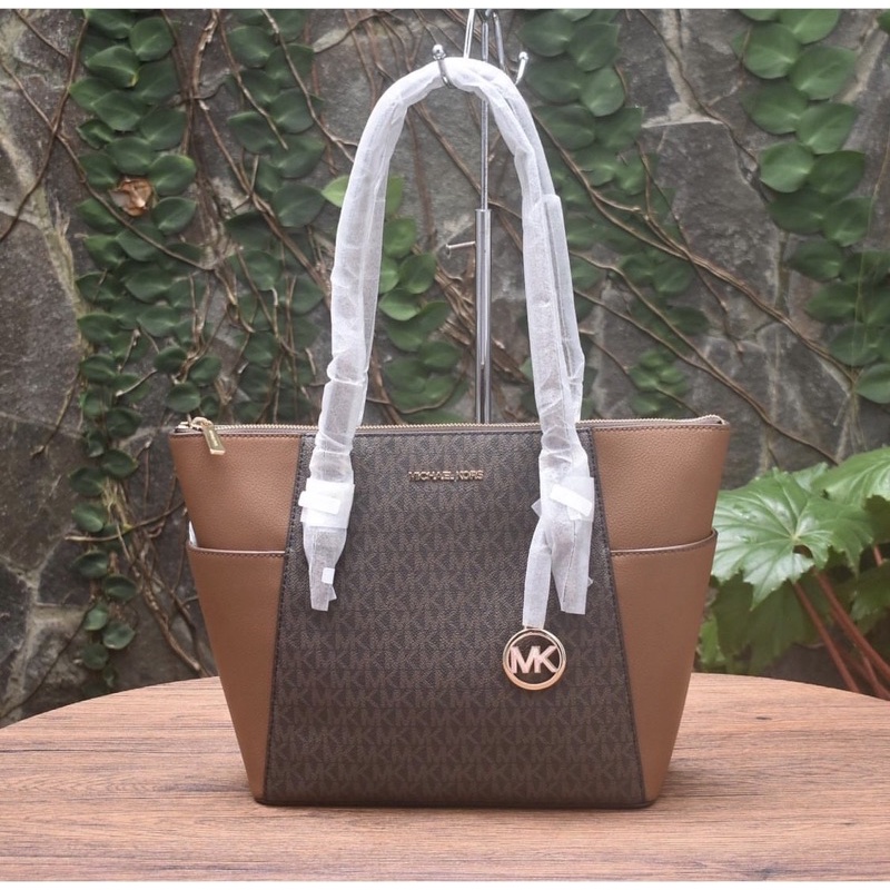 MK CHARLOTTE LARGE TOTE TZIP BROWN