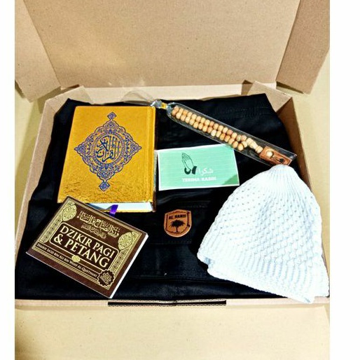Hampers Kado Cowok Hadiah Ulang Tahun,Kado Alquran Dan Celana Sirwal Perlengkapan Ibadah