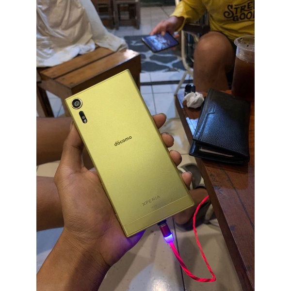 Sony Xperia XZs docomo