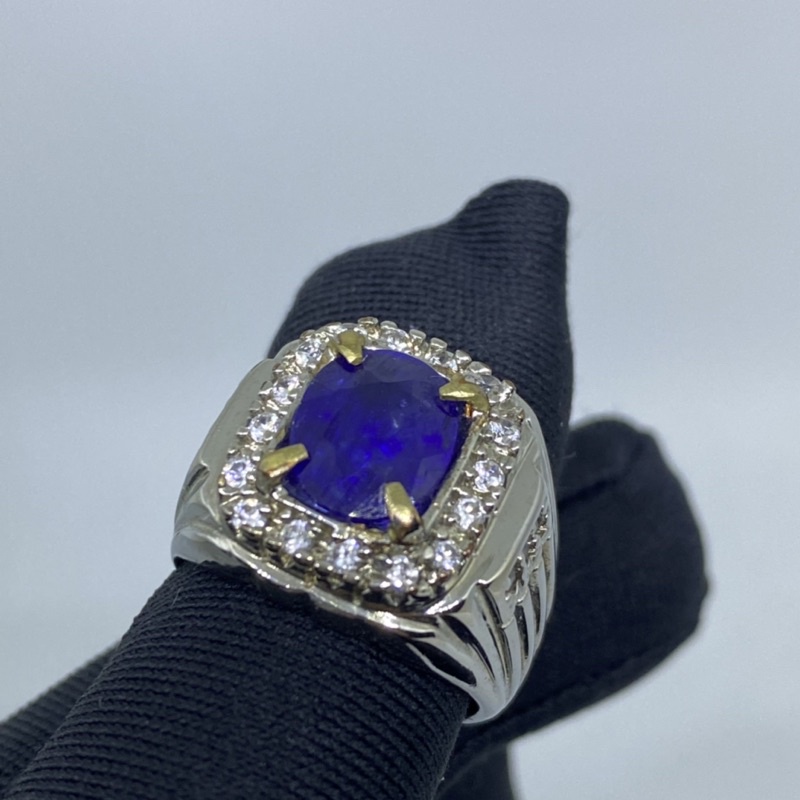 Natural Vivid Blue Sapphire