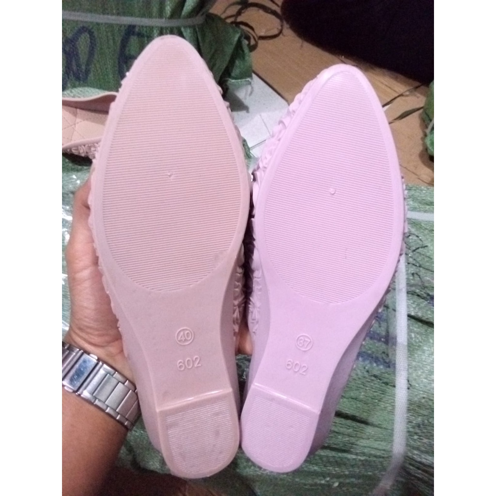 Sandal Selop jelly perempuan dewasa motif rose balance 602-1A-1(36-40)  Karet Halus Motif Bunga Import Empuk Elastis Hak Selop