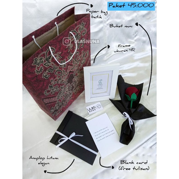 

Frame 4R + Amplop Hitam Elegan + Buket Mini + Paper Bag Batik