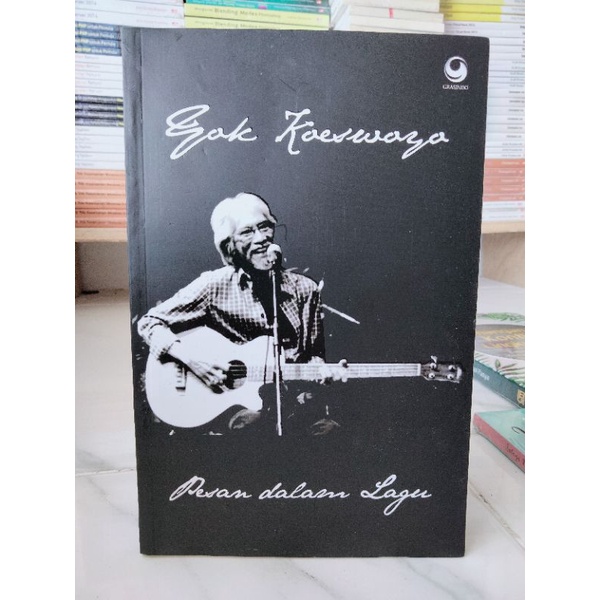 BUKU Buku KoesPlus -- Yok Koeswoyo - Pesan dalam Lagu

