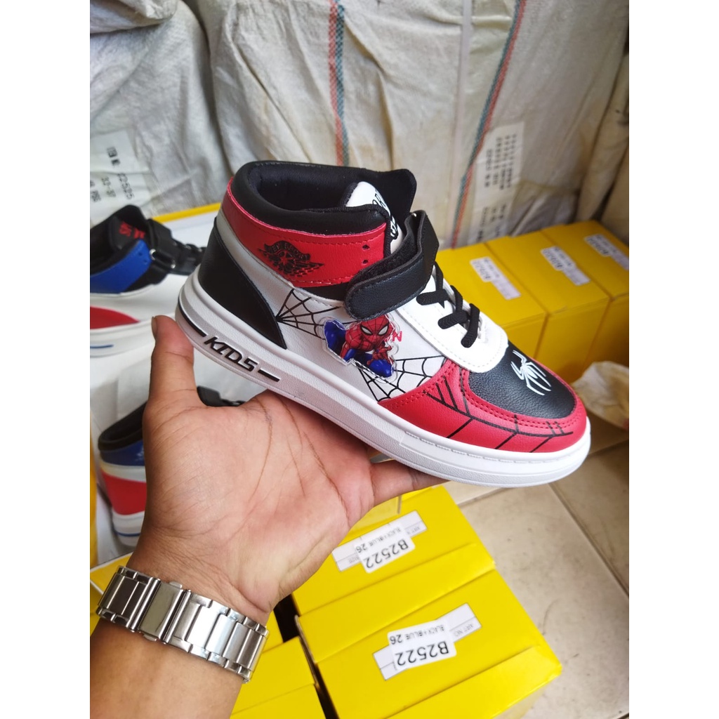 SEPATU  IMPORT ANAK COWOK KARAKTER SPIDERMAN YOUTH BALANCE 2522 (26-37)..cocok dipakai untuk anak-anak karena bahannya lembut warna tidak luntur dan tahan lama Sepatu sekolah sepatu paut sepatu anak tk ( COD )