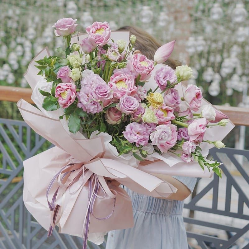 

5 Lembar READY Floral Wrapping Paper Kertas Bunga Gold Line Frame Cellophane 58 x 58 cm (Minimal pembelian 5 pcs)