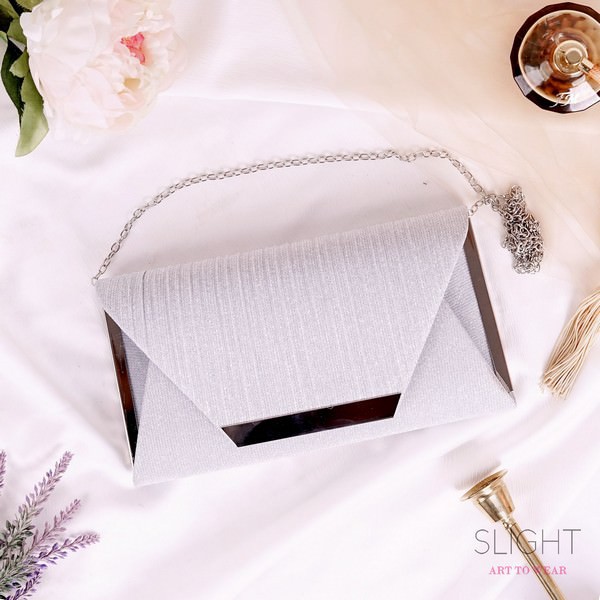 Clutch Square Tas Pesta Silver Muda