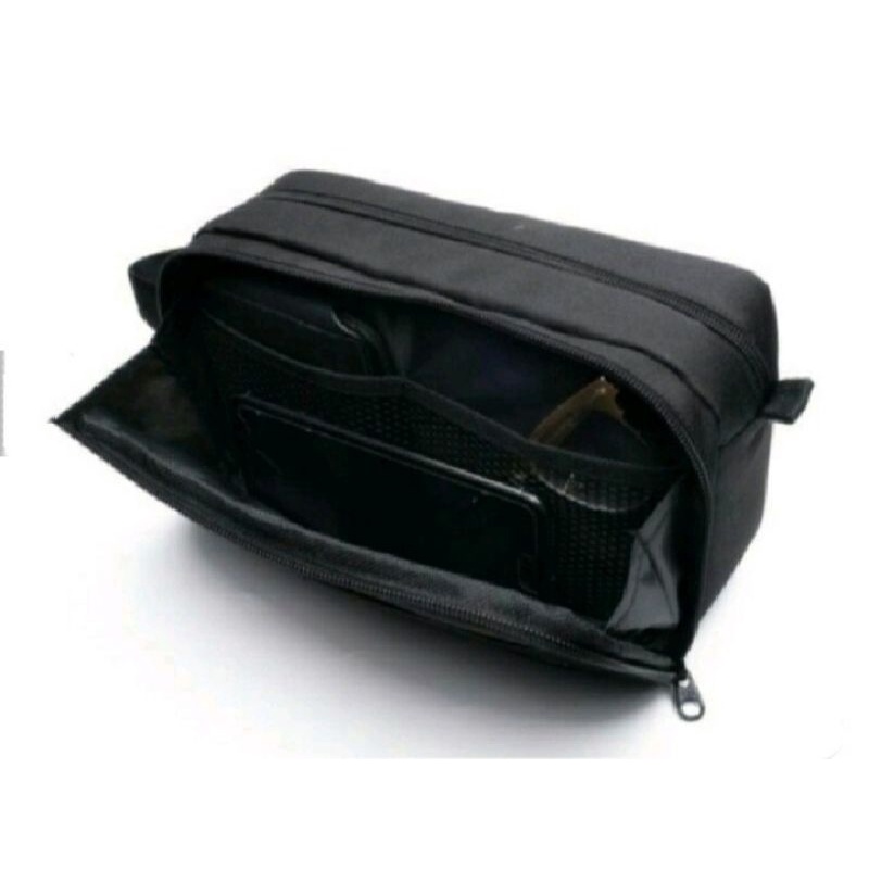 Pouch hitam - travel bag hand bag clutch dopp kit tas Tangan