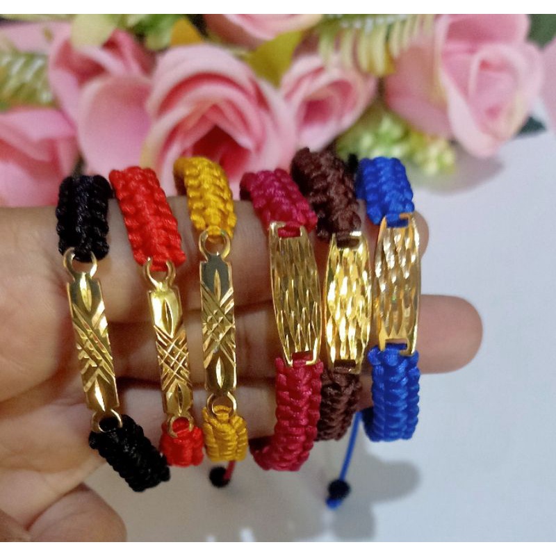 Gelang Tali Liontin Plat Lapis Emas