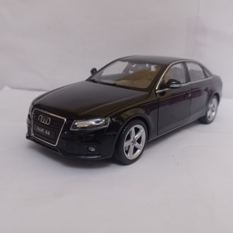 Diecast Mobil Audi A4 Welly 1:24 mobil mainan koleksi harga murah