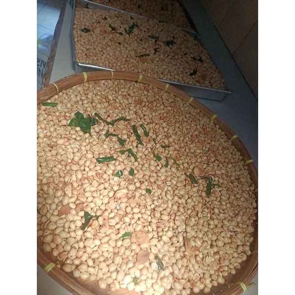 

kacang bawang gurih dan renyah murah banget