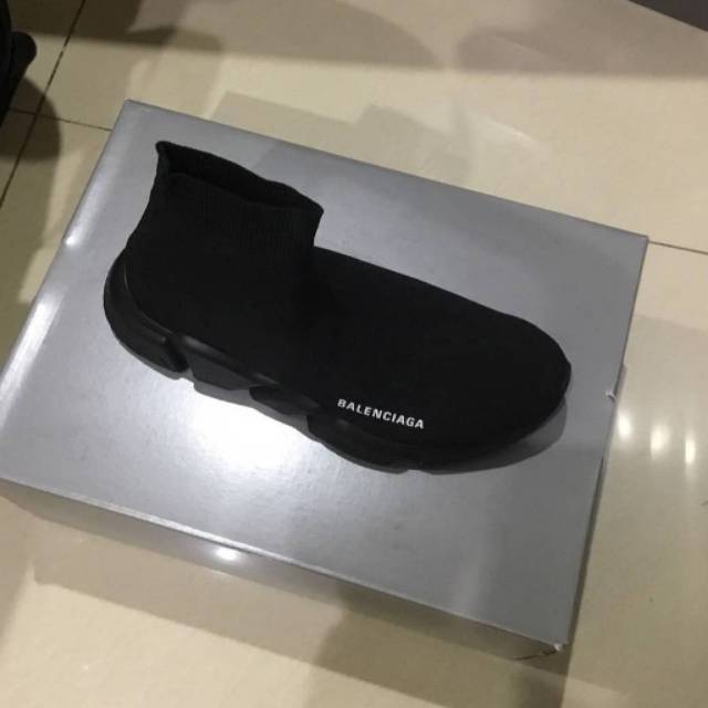 Balenciaga Men Speed Trainers in all Black with Logo