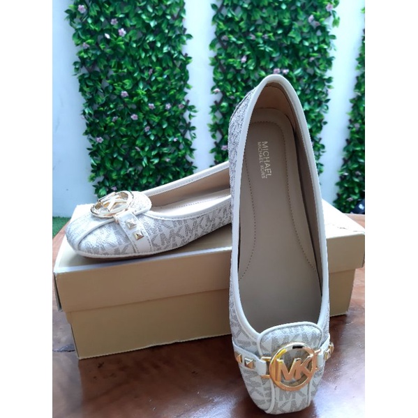 sepatu wanita MK fulton vanilla