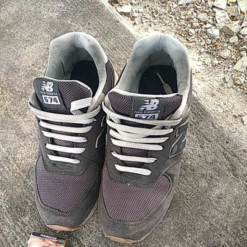 sepatuNB574