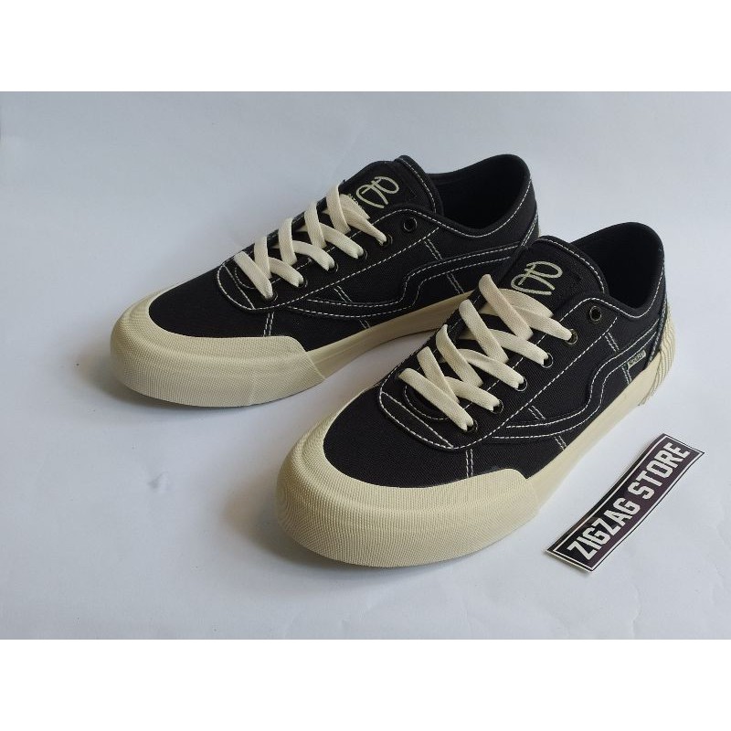 PATROBAS EQUIP LOW - BLACK/WHITE