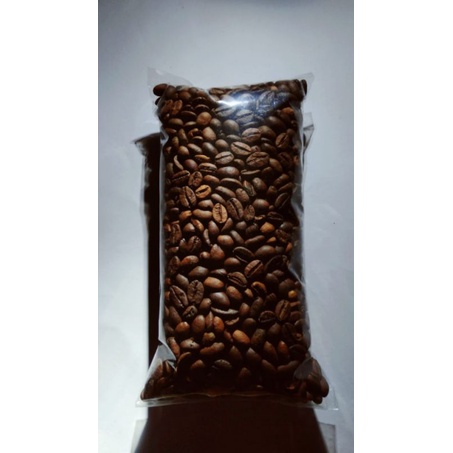 

Biji Kopi Robusta yang sudah di roasting, berat 1 kg. 100% biji kopi pilihan