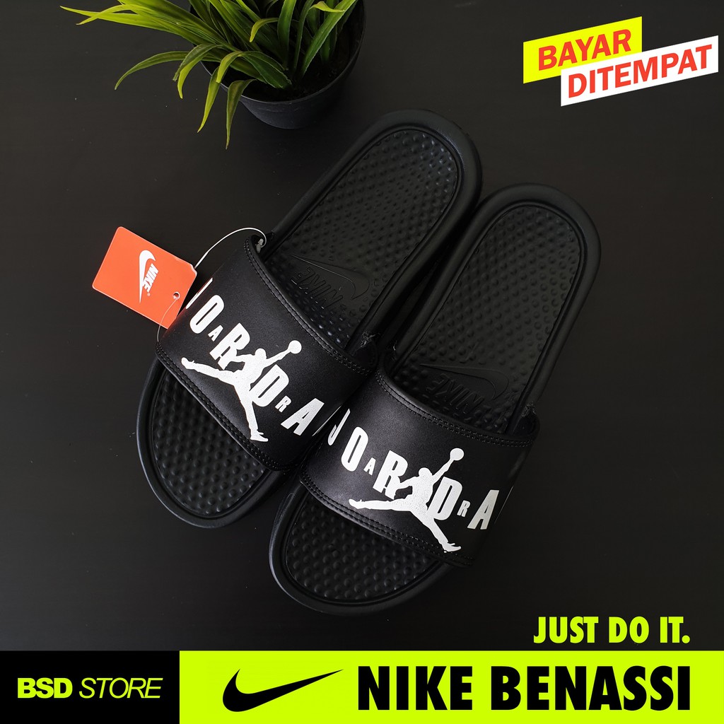 sandal nike benassi swoosh