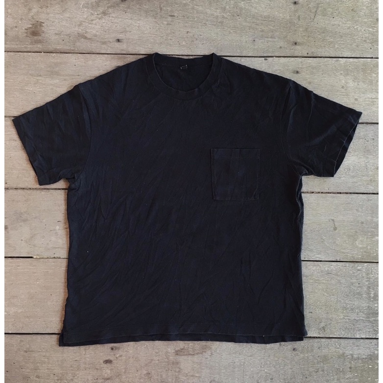 Uniqlo OverSize Pocket Second dan putih