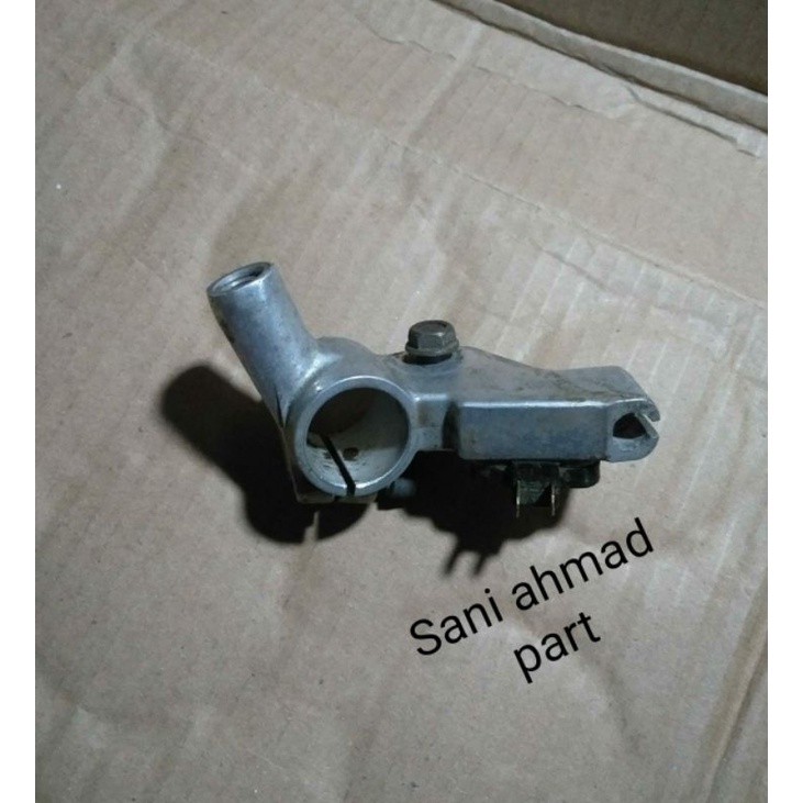 Dudukan rem / Dudukan spion sepion Kiri Mio Sporty Mio Soul Mio Smile ori