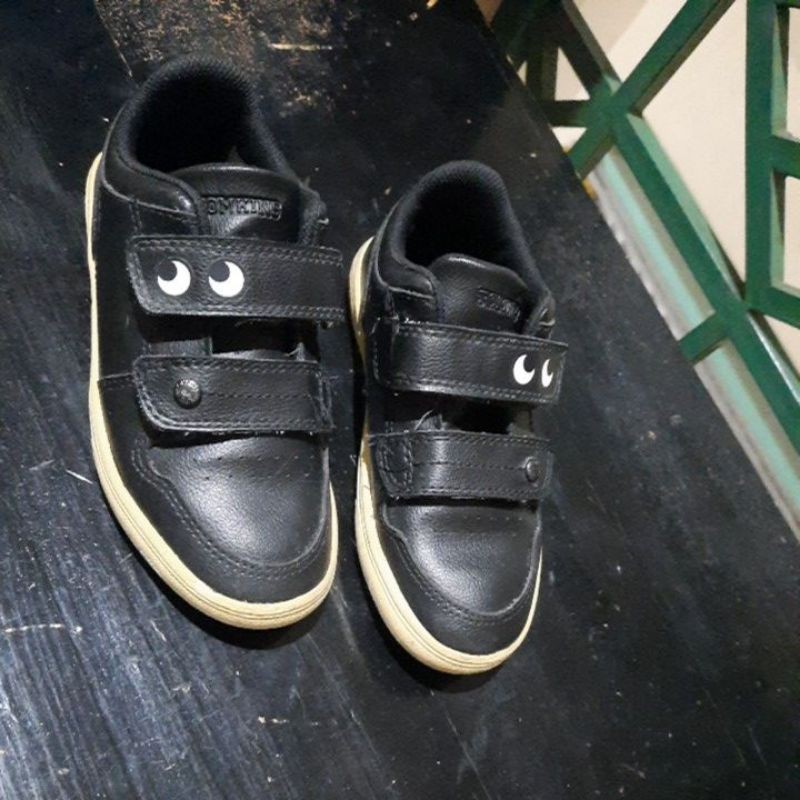 SEPATU ANAK PRELOVED MERK TOMKINS