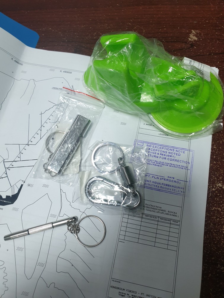 Gantungan Shower Mandi Suction Cup Hanger Holder Dudukan Shower Tempel