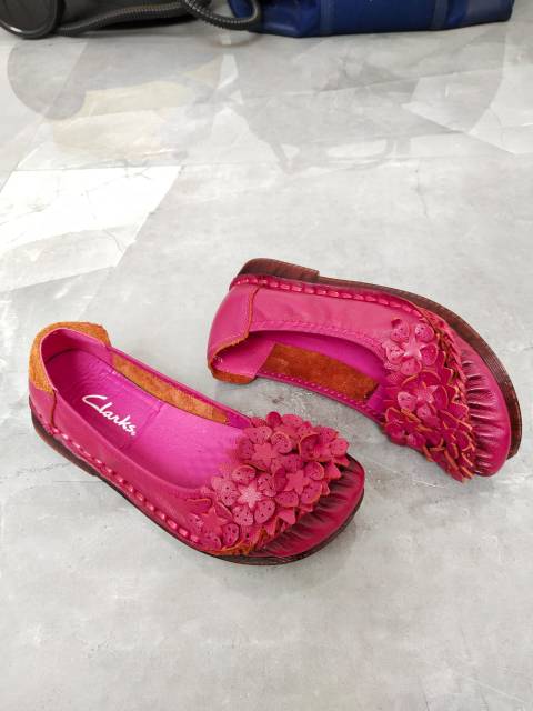 Sepatu Clarks bunga new melati / clarks wanita