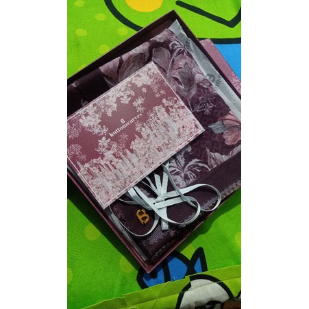 preloved buttonscarves Malaya burgundy