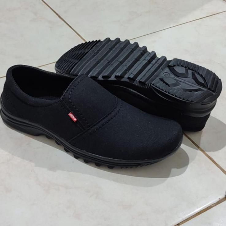 Hot Sell.. Sepatu Slip On Laki Laki Dewasa Hitam Polos Casual Pria Tanpa Tali Terbaru Buat Kerja Dan