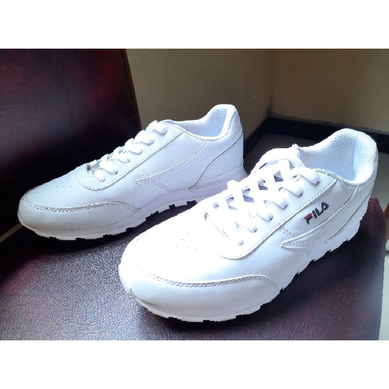 [PRELOVED] FILA Sepatu Sneakers Wanita Lifestyle QUEEN- White