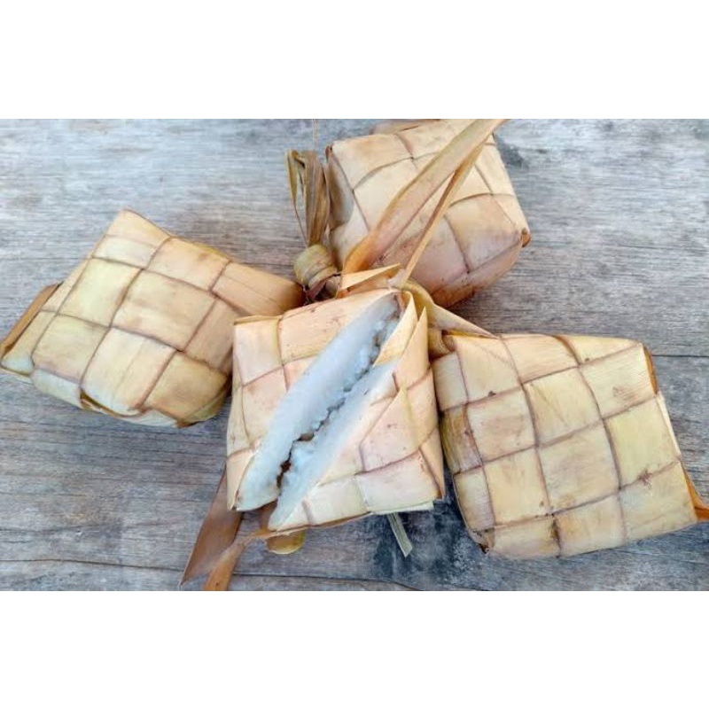 

KETUPAT MATANG per pcs