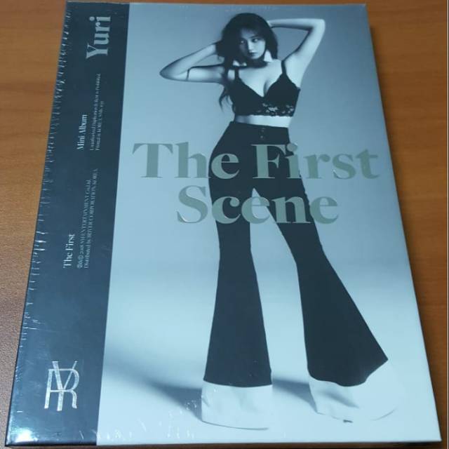 YURI SDSD 1st Mini Album - The First Scene ORIGINAL