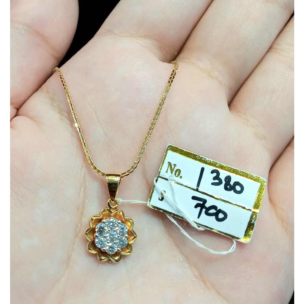 Liontin Pendant Emas Zircon Flower Kadar 70% 1.38 Gram (Tanpa Kalung)